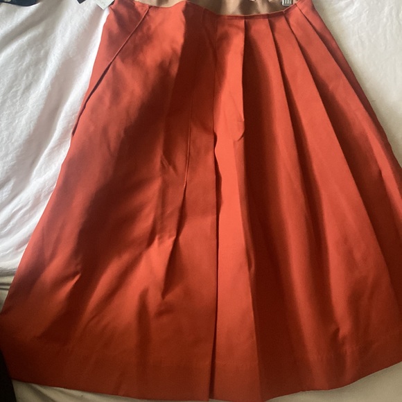 Wide Pleated rusty orange Skirt - Picture 3 of 3
